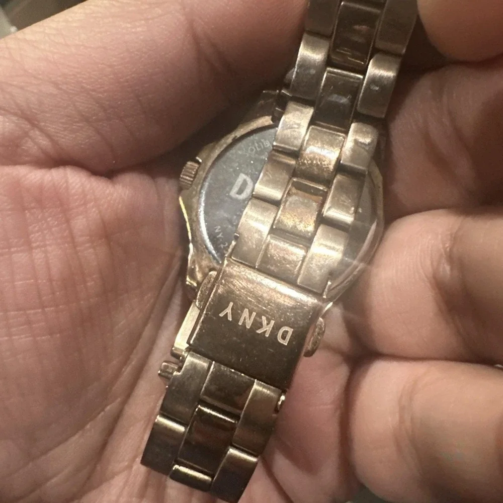 Dkny new battery